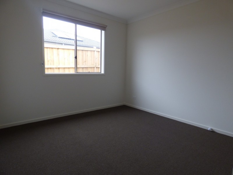 12 Farmers Way, Point Cook VIC 3030