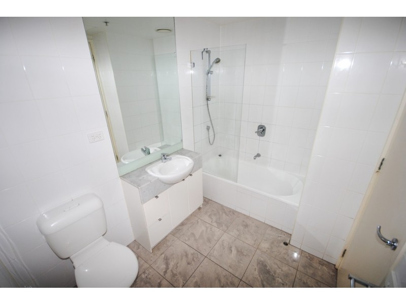 REF 24295/173 City Road, Southbank VIC 3006