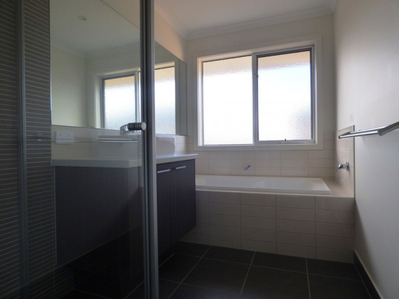 21 Halycon Street, Point Cook VIC 3030