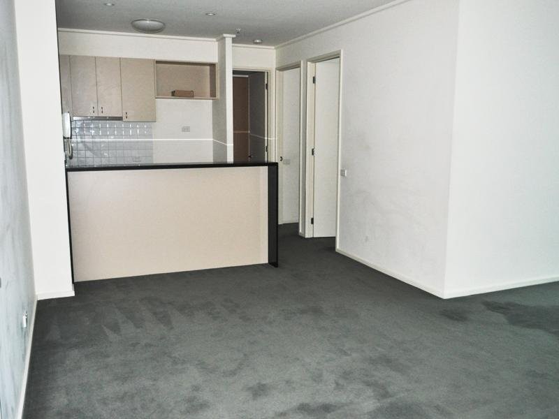 REF 24317/83 Whiteman Street, Southbank VIC 3006