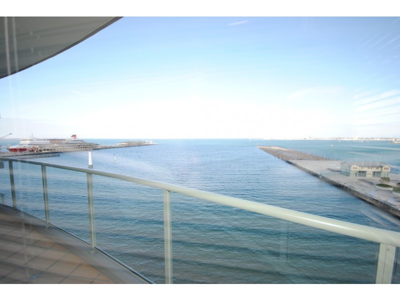 801/127 Beach Street, Port Melbourne VIC 3207