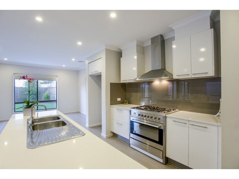 4 Lomandra Street, Point Cook VIC 3030