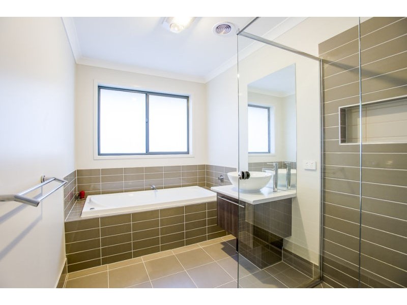 4 Lomandra Street, Point Cook VIC 3030