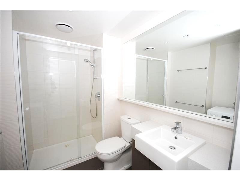 REF 24323/241 City Road, Southbank VIC 3006