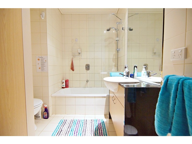 REF 24333/83 Whiteman Street, Southbank VIC 3006