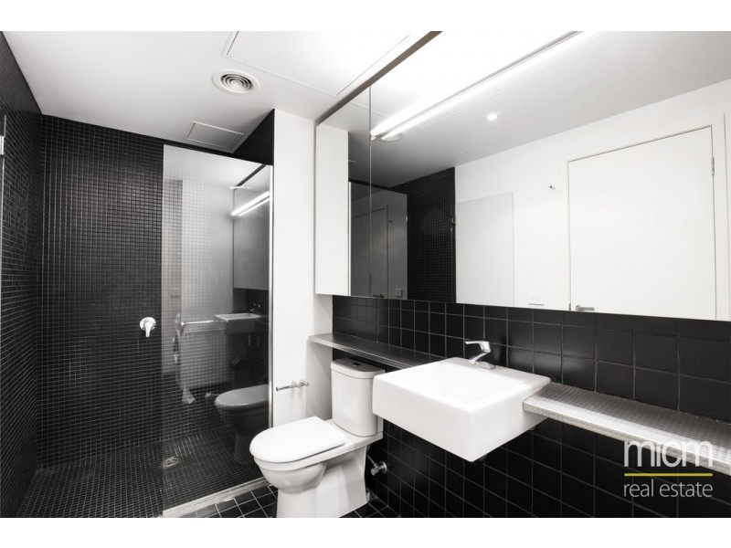 1305/8 Waterview Walk, Docklands VIC 3008