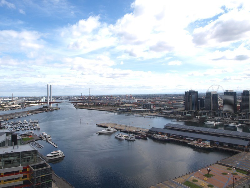 2508B/100 Harbour Esplanade, Docklands VIC 3008