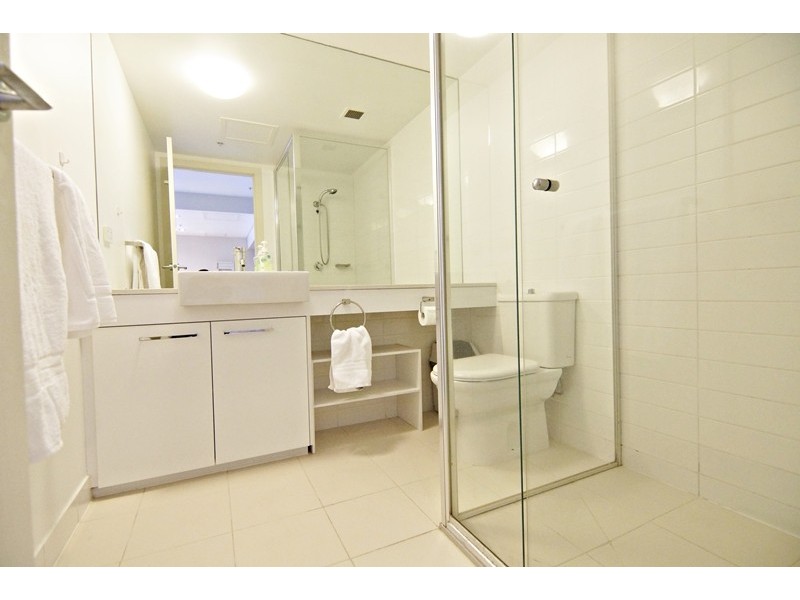 1105/100 Harbour Esplanade, Docklands VIC 3008