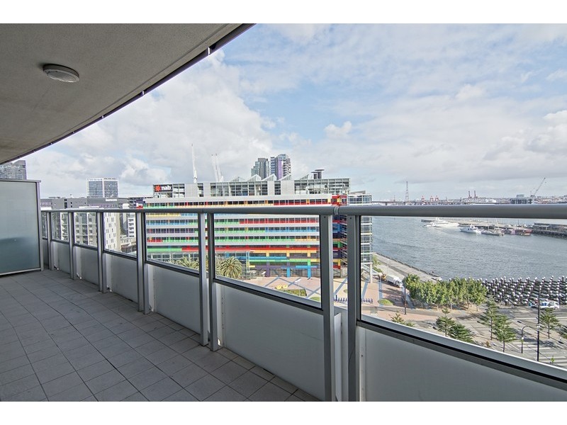 1105/100 Harbour Esplanade, Docklands VIC 3008