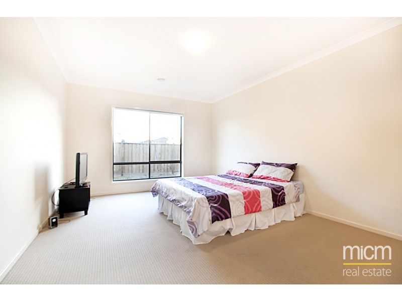 30 The Esplanade, Sanctuary Lakes VIC 3030