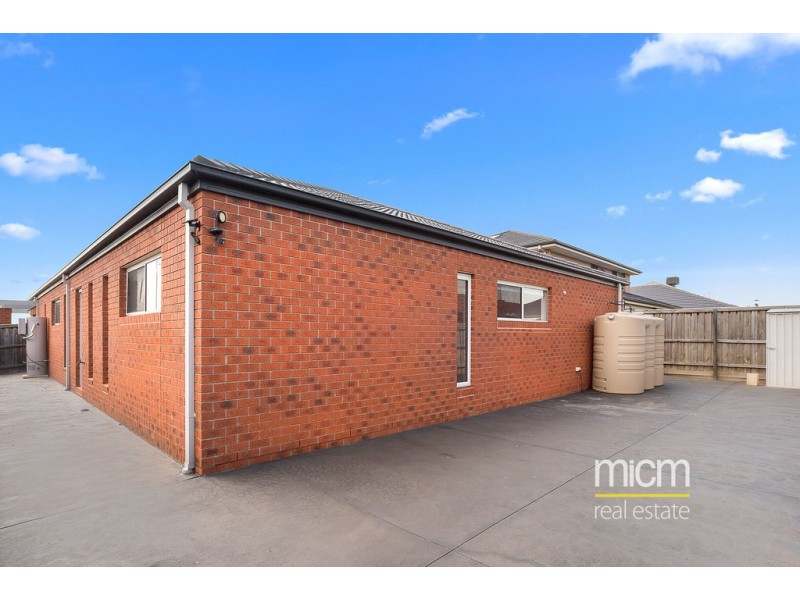 332 Boardwalk Boulevard, Point Cook VIC 3030