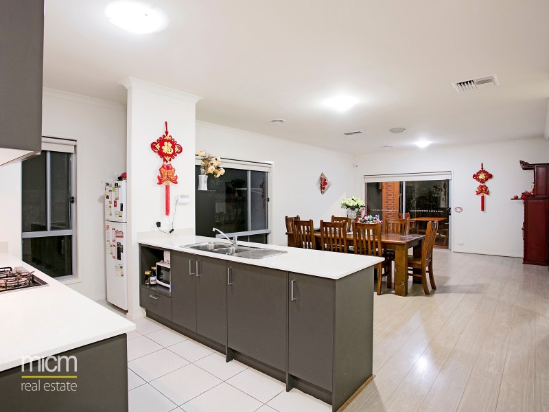 30 Fireside Avenue, Point Cook VIC 3030