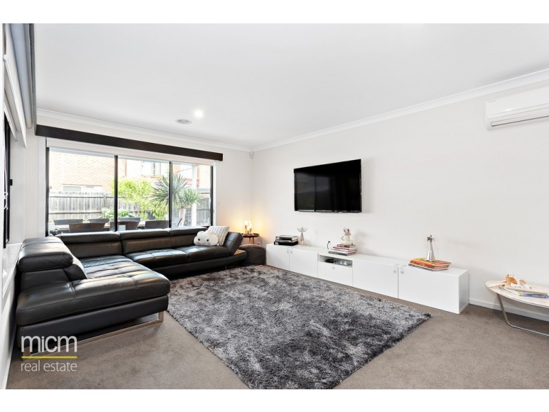 25 Grassbird Drive, Point Cook VIC 3030