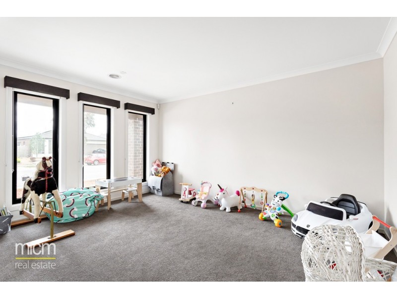 25 Grassbird Drive, Point Cook VIC 3030