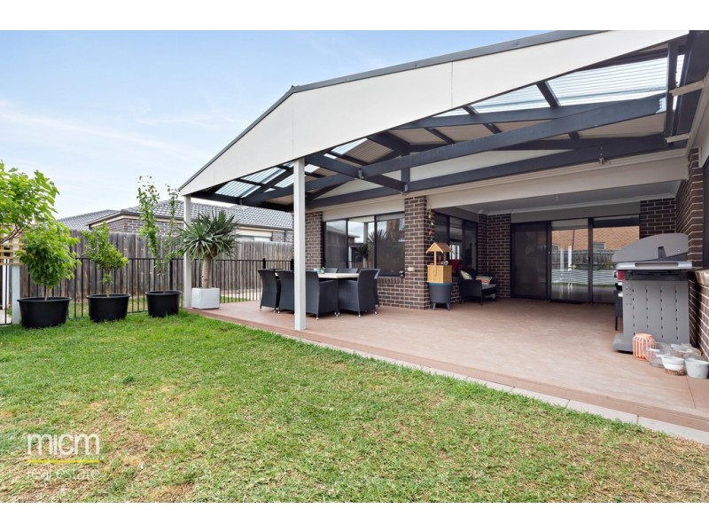 25 Grassbird Drive, Point Cook VIC 3030