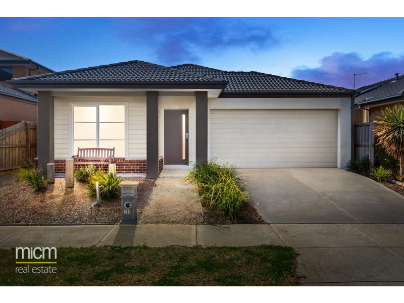 31 Neighbourhood Grove, Point Cook VIC 3030