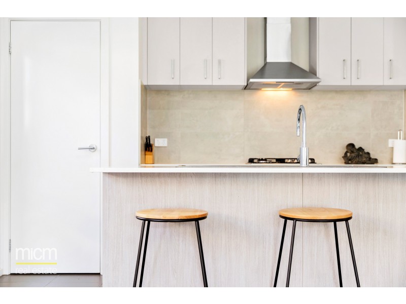 31 Neighbourhood Grove, Point Cook VIC 3030