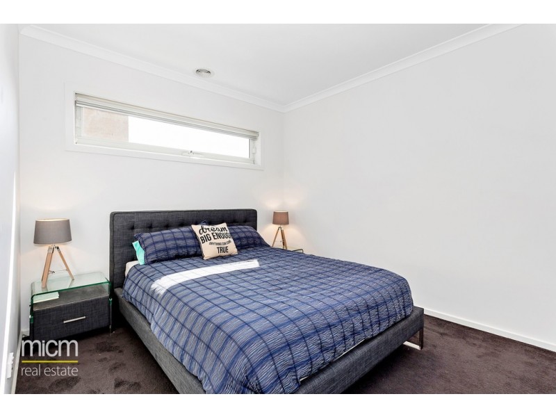 31 Neighbourhood Grove, Point Cook VIC 3030