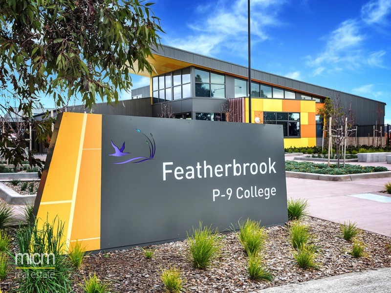 31 Neighbourhood Grove, Point Cook VIC 3030