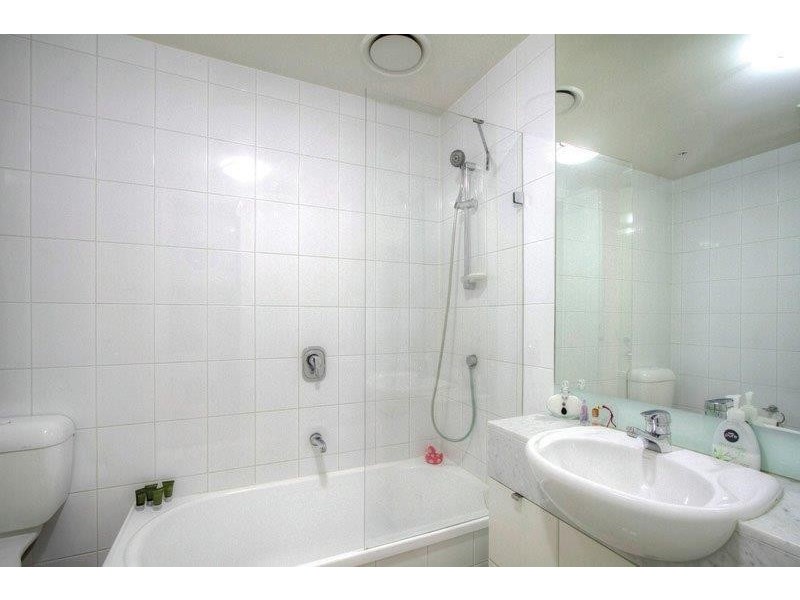 REF 24359/88 Kavanagh Street, Southbank VIC 3006