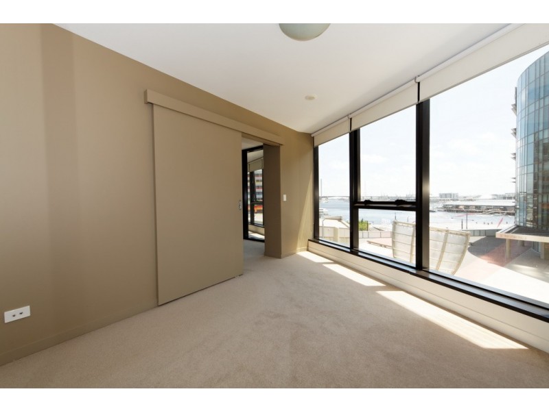 611/100 Harbour Esplanade, Docklands VIC 3008