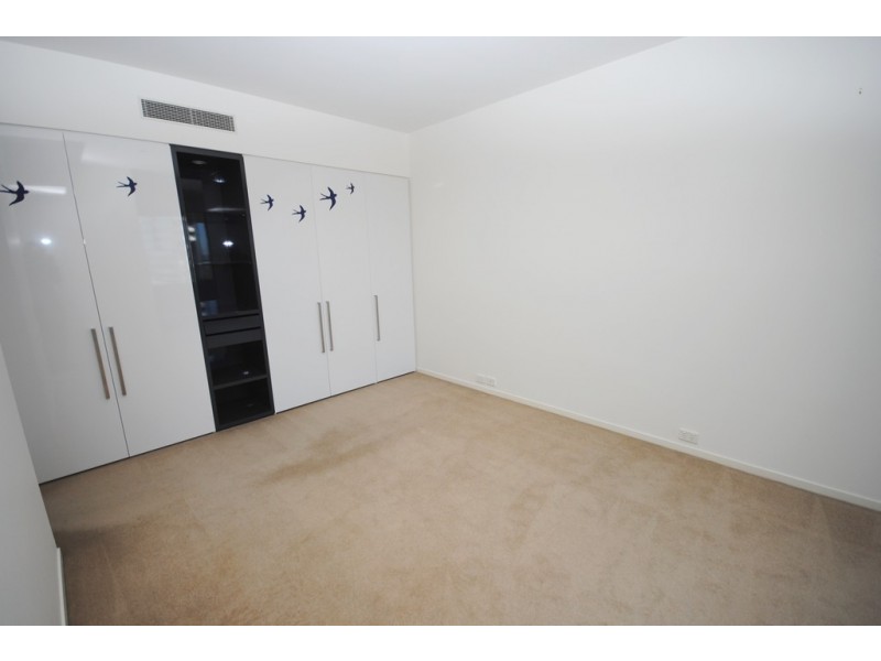 2402/7 Riverside Quay, Southbank VIC 3006