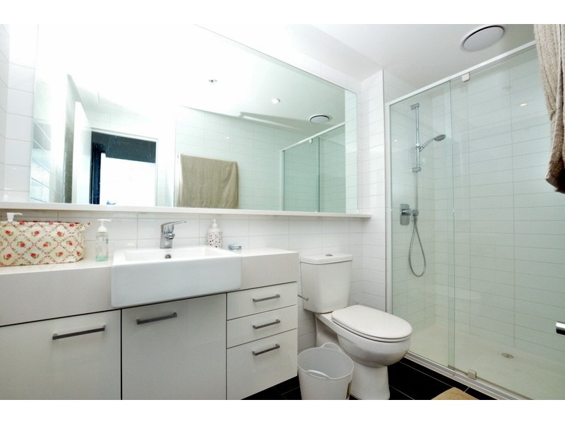 REF 24365/241 City Road, Southbank VIC 3006