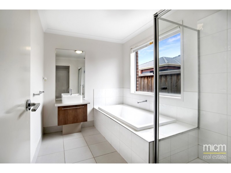 20 Fontana Avenue, Point Cook VIC 3030