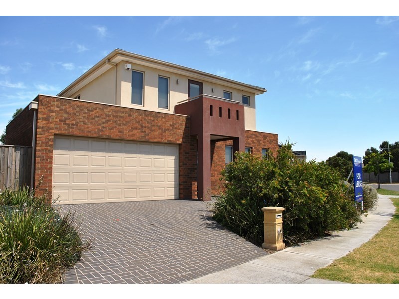 11 Windorah Drive, Point Cook VIC 3030