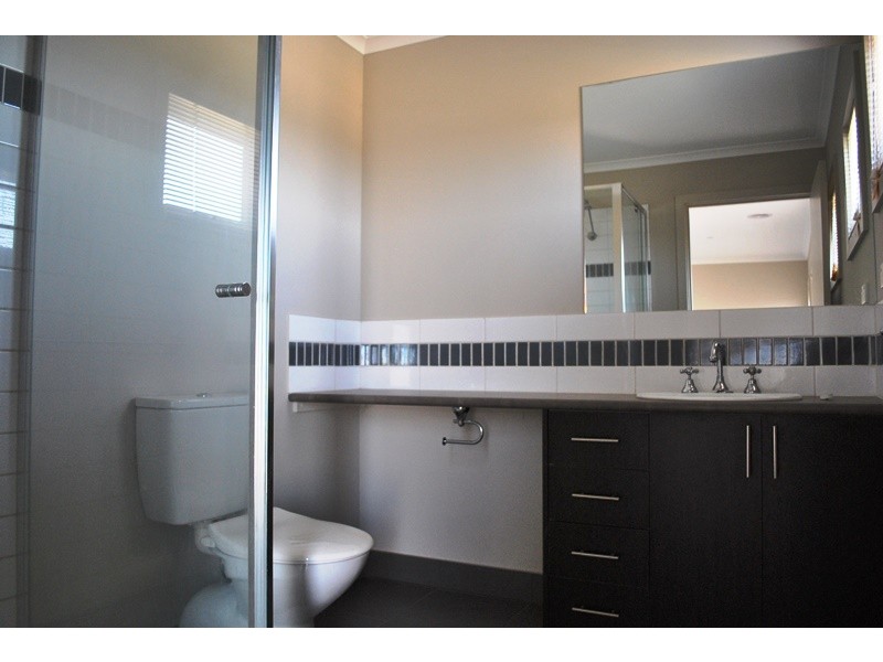 11 Windorah Drive, Point Cook VIC 3030