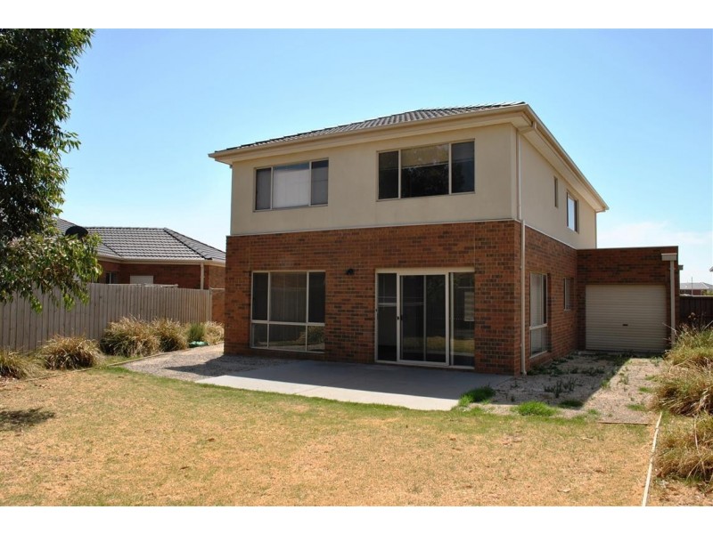 11 Windorah Drive, Point Cook VIC 3030