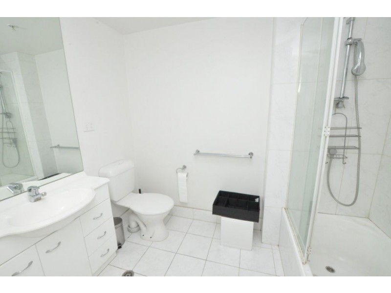 REF 24387/163 City Road, Southbank VIC 3006