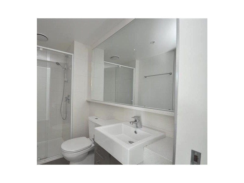 REF 24392/241 City Road, Southbank VIC 3006