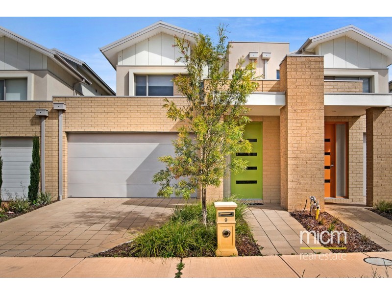 9 Broadbeach Circuit, Point Cook VIC 3030