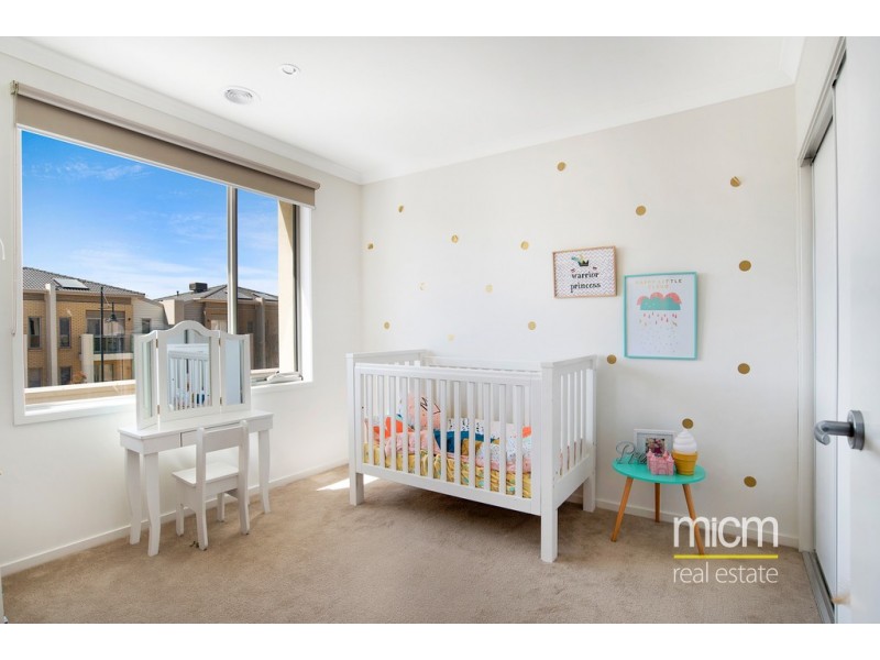 9 Broadbeach Circuit, Point Cook VIC 3030