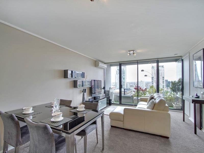 REF 24393/668 Bourke Street, Melbourne VIC 3000