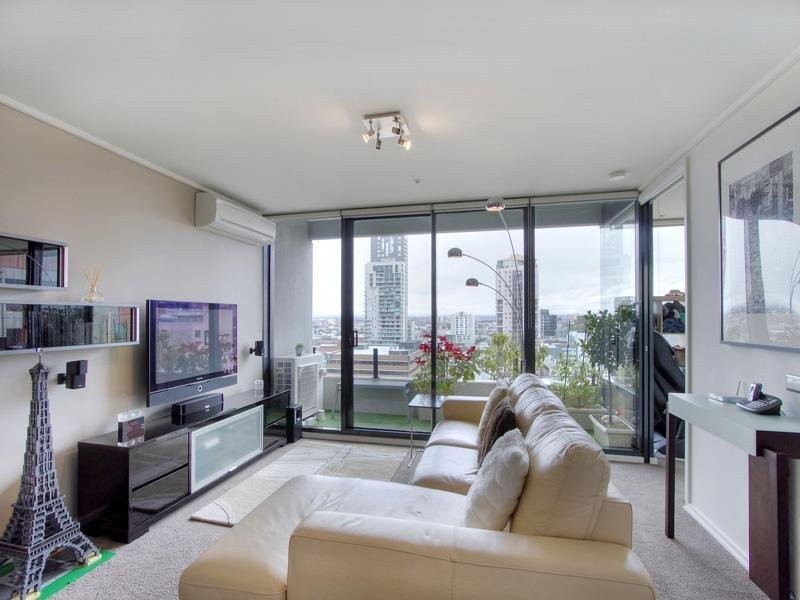 REF 24393/668 Bourke Street, Melbourne VIC 3000
