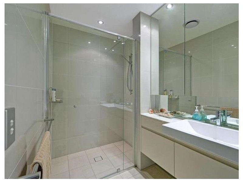 7527 Springfield Drive, Hope Island QLD 4212