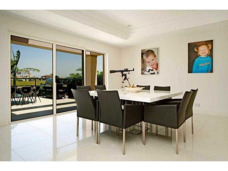 1663 Riverdale Drive, Hope Island QLD 4212