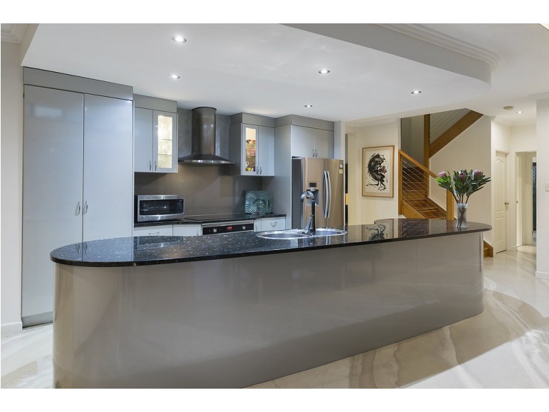 23 Champagne Blvd, Helensvale QLD 4212