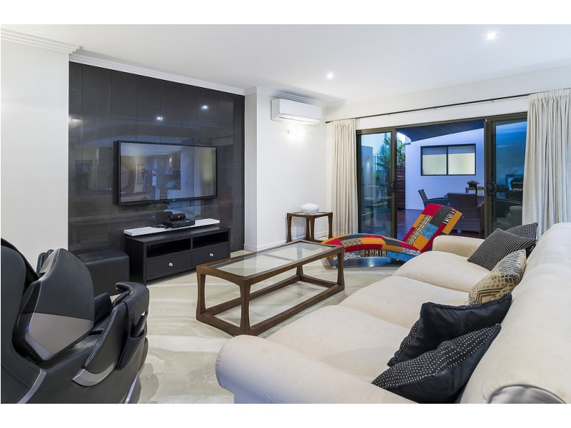 23 Champagne Blvd, Helensvale QLD 4212