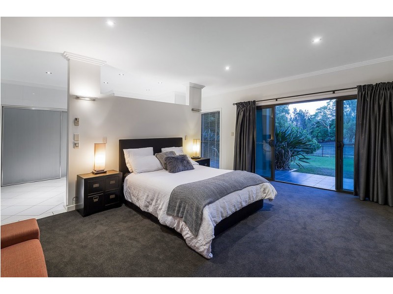 23 Champagne Blvd, Helensvale QLD 4212