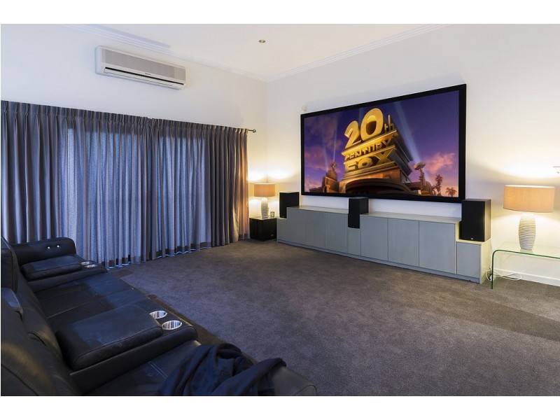 23 Champagne Blvd, Helensvale QLD 4212