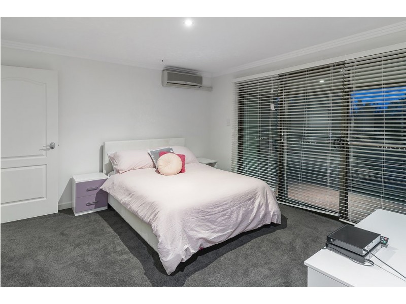 23 Champagne Blvd, Helensvale QLD 4212