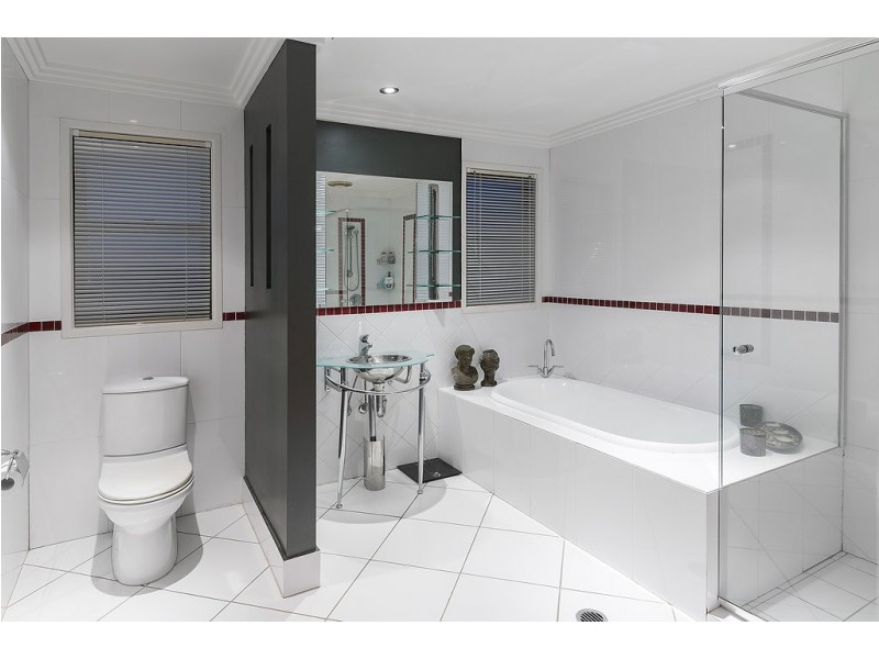 23 Champagne Blvd, Helensvale QLD 4212