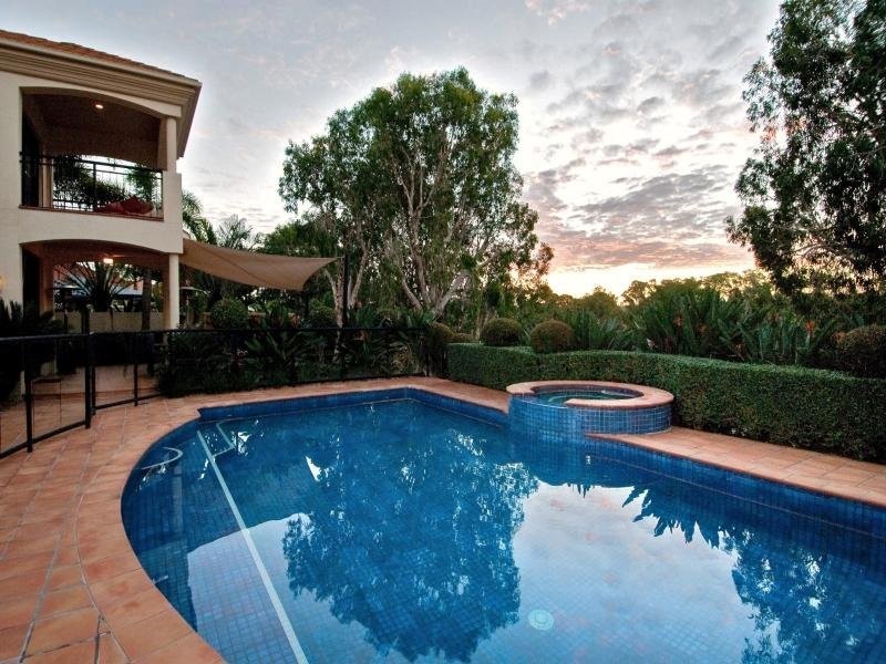 1122 Beechwood Drive, Hope Island QLD 4212