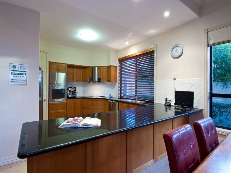 1122 Beechwood Drive, Hope Island QLD 4212