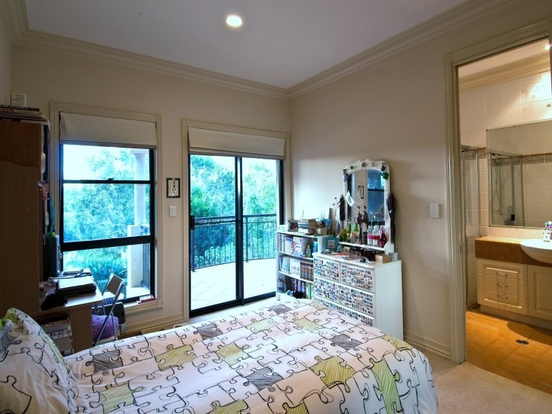 1122 Beechwood Drive, Hope Island QLD 4212