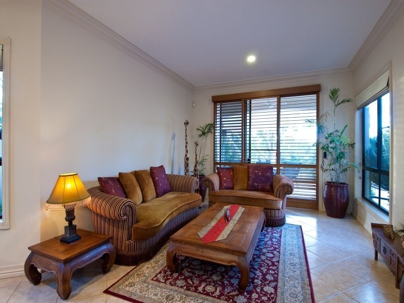 1122 Beechwood Drive, Hope Island QLD 4212