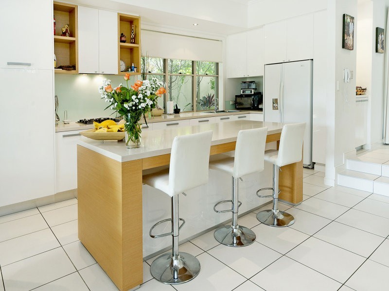 6102 The Lakes Dve, Hope Island QLD 4212
